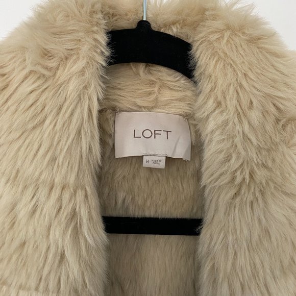 LOFT Faux Fur Vest - Picture 2 of 4